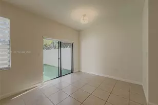 10629 W 32nd Ln, Hialeah, FL 33018 - Photo 12