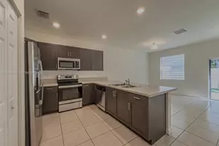 10629 W 32nd Ln, Hialeah, FL 33018 - Photo 8