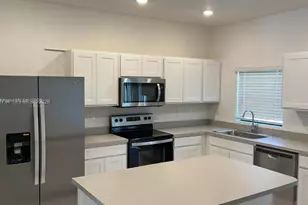 606 SW 12th St, Florida City, FL 33034 - Photo 4
