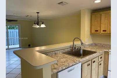 81 SW 3rd St #81, Pompano Beach, FL 33060 - Photo 6
