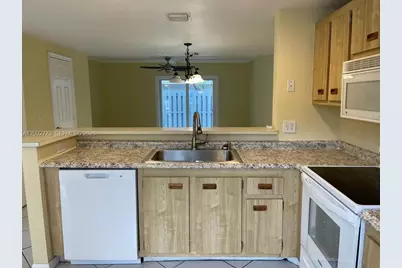 81 SW 3rd St #81, Pompano Beach, FL 33060 - Photo 8