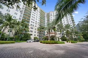 20000 E Country Club Dr, Aventura, FL 33180 - Photo 2