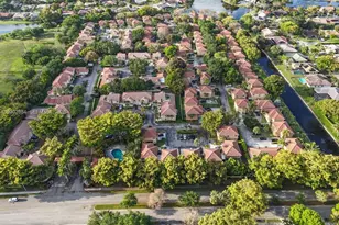 11459 Lakeview Dr, Coral Springs, FL 33071 - Photo 22