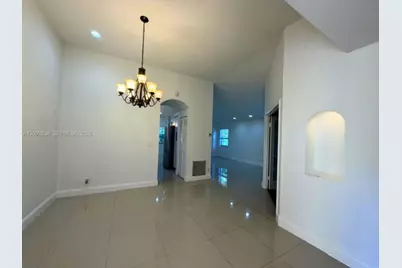 11459 Lakeview Dr #7A, Coral Springs, FL 33071 - Photo 8