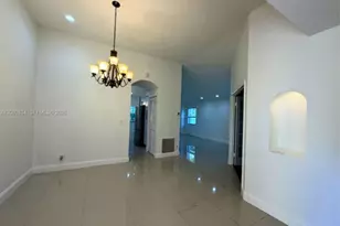 11459 Lakeview Dr, Coral Springs, FL 33071 - Photo 8