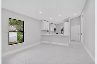 8067 Summerbreeze Ln, Boca Raton, FL 33496 - Photo 12