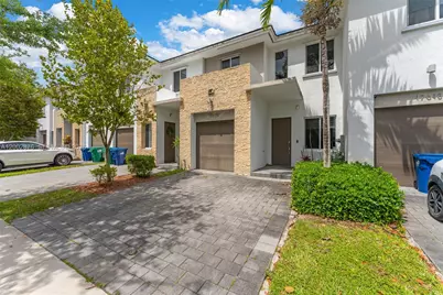 17624 SW 149th Pl, Miami, FL 33187 - Photo 2