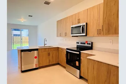 178 NE 14th Avenue, Homestead, FL 33033 - Photo 2