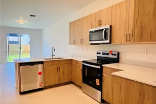 178 NE 14th Ave, Homestead, FL 33033 - Photo 2