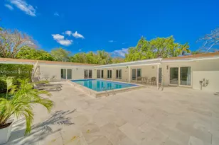 13700 SW 74th Ct, Palmetto Bay, FL 33158 - Photo 2