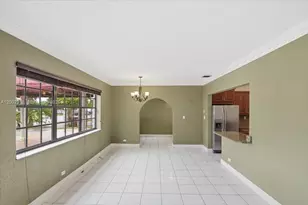687 W 39th Pl, Hialeah, FL 33012 - Photo 6