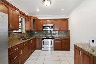 687 W 39th Pl, Hialeah, FL 33012 - Photo 10