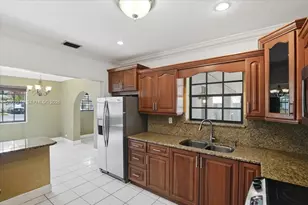 687 W 39th Pl, Hialeah, FL 33012 - Photo 12