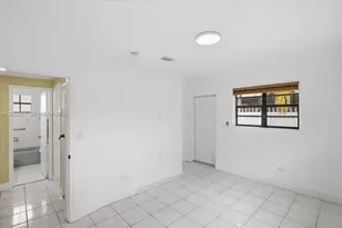687 W 39th Pl, Hialeah, FL 33012 - Photo 16