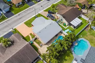 13721 Oak Ridge Dr, Davie, FL 33325 - Photo 54