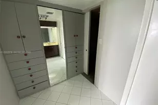 100 Bayview Dr, Sunny Isles Beach, FL 33160 - Photo 28