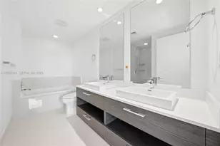55 SW 9th St, Miami, FL 33130 - Photo 26