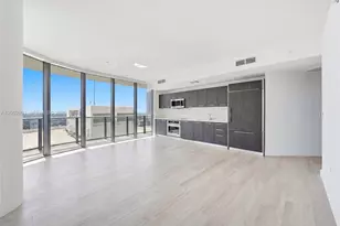 55 SW 9th St, Miami, FL 33130 - Photo 10