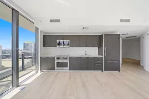 55 SW 9th St, Miami, FL 33130 - Photo 12