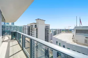 55 SW 9th St, Miami, FL 33130 - Photo 20