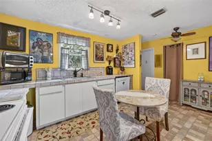 1490 NW 8th St, Homestead, FL 33030 - Photo 10