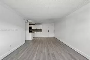 606 W 81st St, Hialeah, FL 33014 - Photo 8