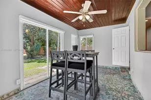 172 NW 116th St, Miami, FL 33168 - Photo 12