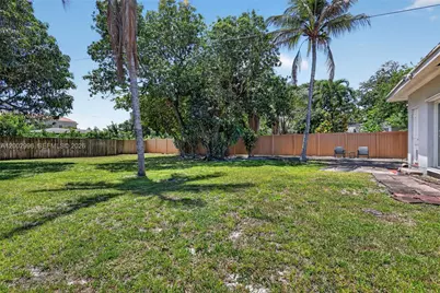 172 NW 116th St, Miami, FL 33168 - Photo 26