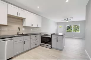 2550 N Dixie Hwy, Boca Raton, FL 33431 - Photo 4