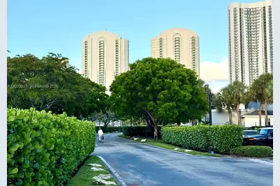 336 Poinciana Dr #1008, Sunny Isles Beach, FL 33160 - Photo 52