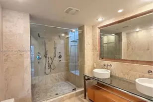 6000 Collins Ave, Miami Beach, FL 33140 - Photo 4