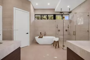 824 NE 111th St, Biscayne Park, FL 33161 - Photo 30