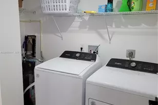 9371 Fontainebleau Blvd, Miami, FL 33172 - Photo 8