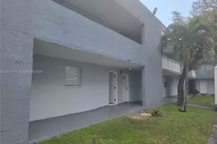 9371 Fontainebleau Blvd, Miami, FL 33172 - Photo 2