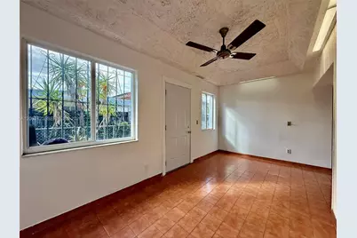 3000 NW 5th St, Miami, FL 33125 - Photo 36