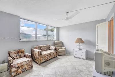 811 S Hollybrook Dr #207, Pembroke Pines, FL 33025 - Photo 14