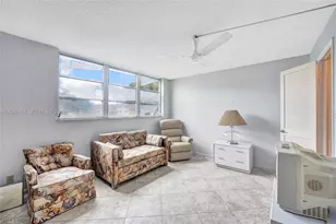 811 S Hollybrook Dr, Pembroke Pines, FL 33025 - Photo 14