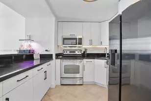 7501 E Treasure Dr, North Bay Village, FL 33141 - Photo 4