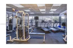 2555 Collins Ave, Miami Beach, FL 33140 - Photo 22