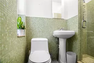 899 E Country Club Cir, Plantation, FL 33317 - Photo 22