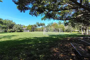 659 Verona Pl, Weston, FL 33326 - Photo 68