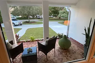 951 NE 116th St, Biscayne Park, FL 33161 - Photo 16