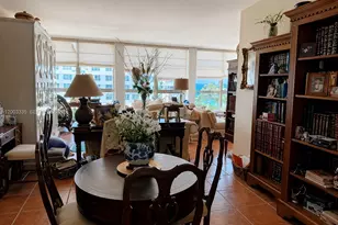 5055 Collins Ave, Miami Beach, FL 33140 - Photo 4
