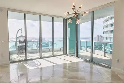 900 Biscayne Blvd #4201, Miami, FL 33132 - Photo 4