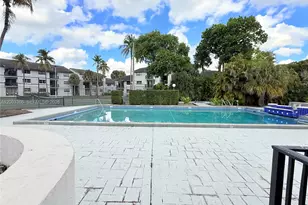 7200 NW 179th St, Hialeah, FL 33015 - Photo 16