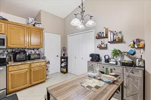 403 SW 28th Pl, Cape Coral, FL 33991 - Photo 8