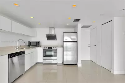 100 Bayview Dr #1002, Sunny Isles Beach, FL 33160 - Photo 1