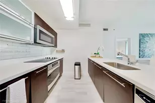 90 SW 3rd St, Miami, FL 33130 - Photo 2