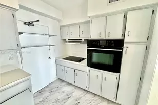 1430 Brickell Bay Dr, Miami, FL 33131 - Photo 10