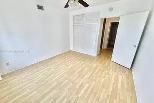 1430 Brickell Bay Dr, Miami, FL 33131 - Photo 14